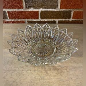 Vintage FEDERAL CARNIVAL IRIDESCENT GLASS BOWL 10 inch Petal‎ Pattern MCM Retro
